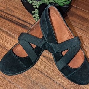 Vionic Black Suede Mary Jane Shelby